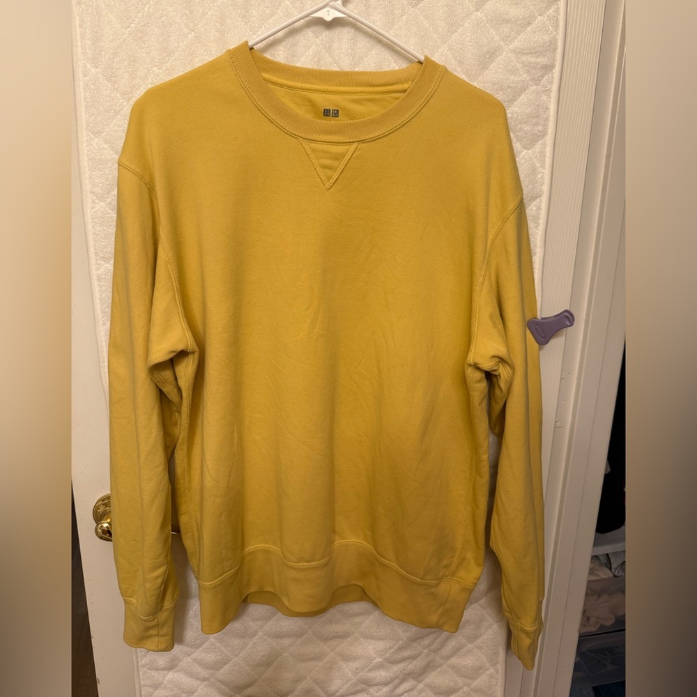 Uniqlo Men's Yellow Sweat Shirt